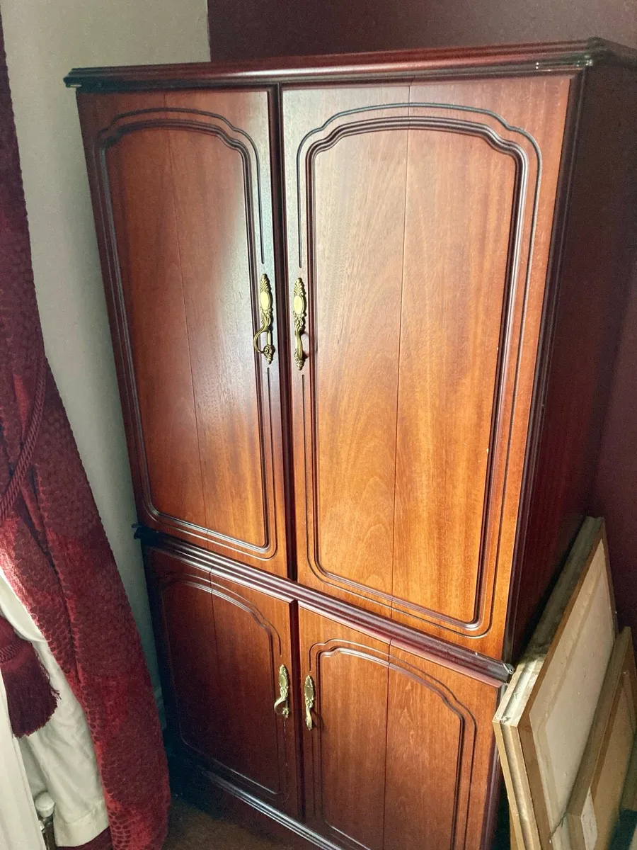 Drinks Cabinet.