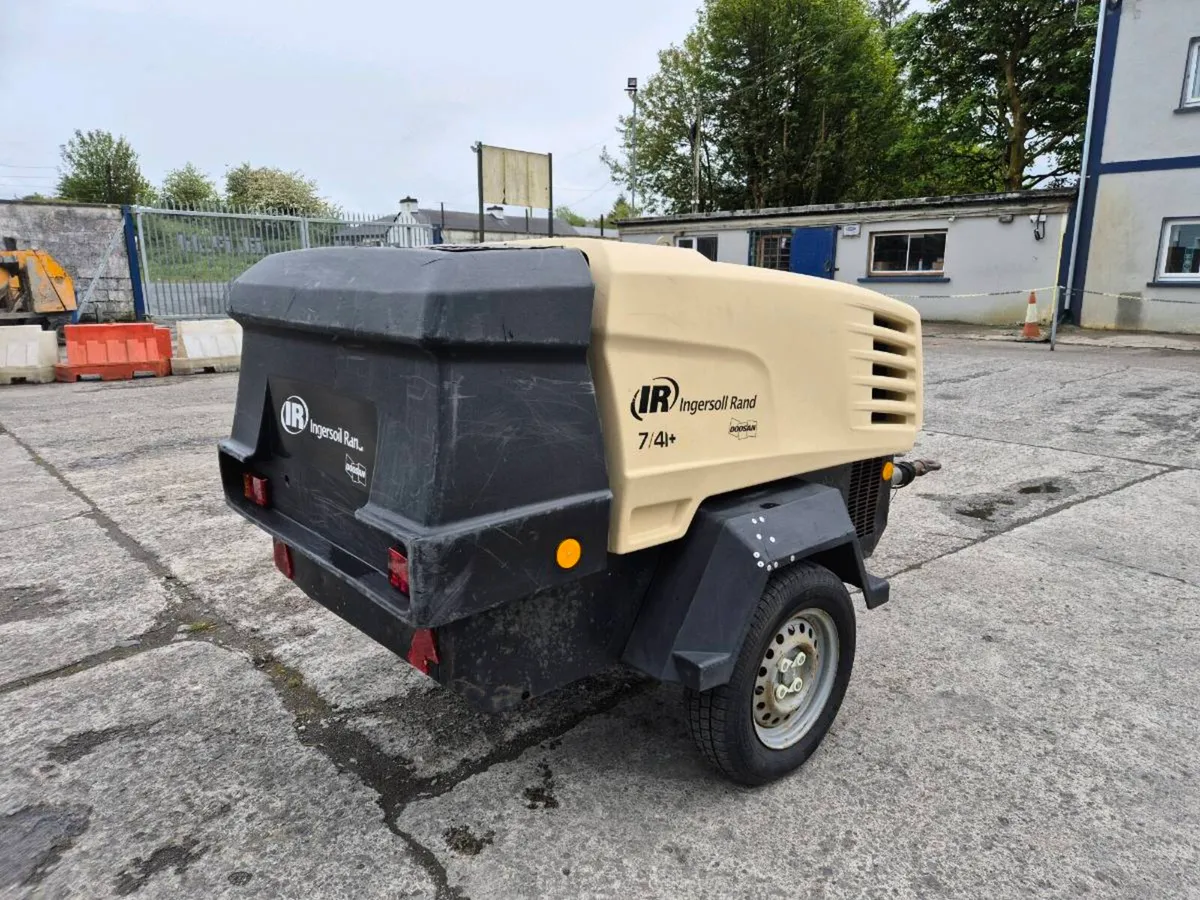 Doosan 741+ Air Compressor - Image 3