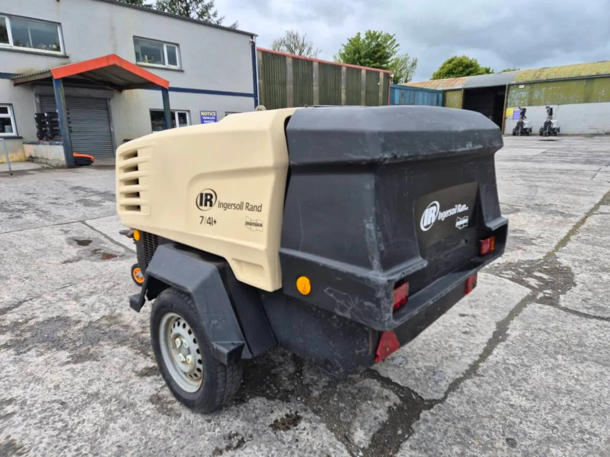 Doosan 741+ Air Compressor - Image 4