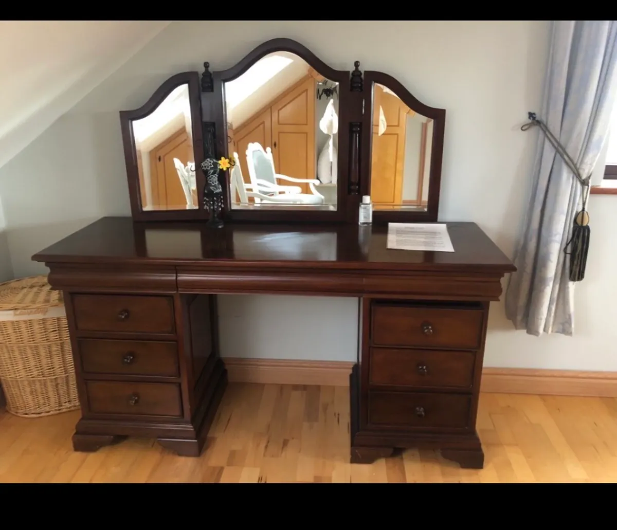 Mahogany dressing table