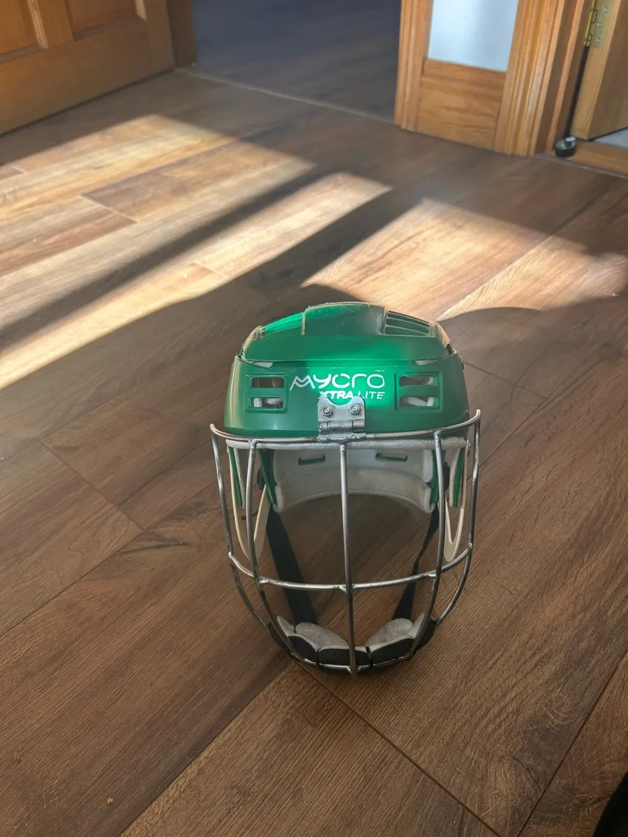 Hurling helmet - Image 2