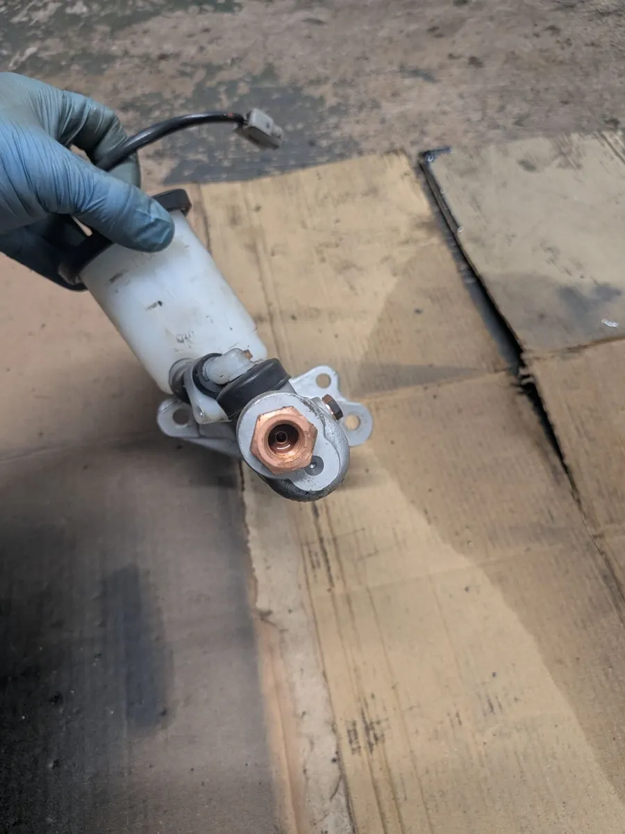 Car parts - Image 1