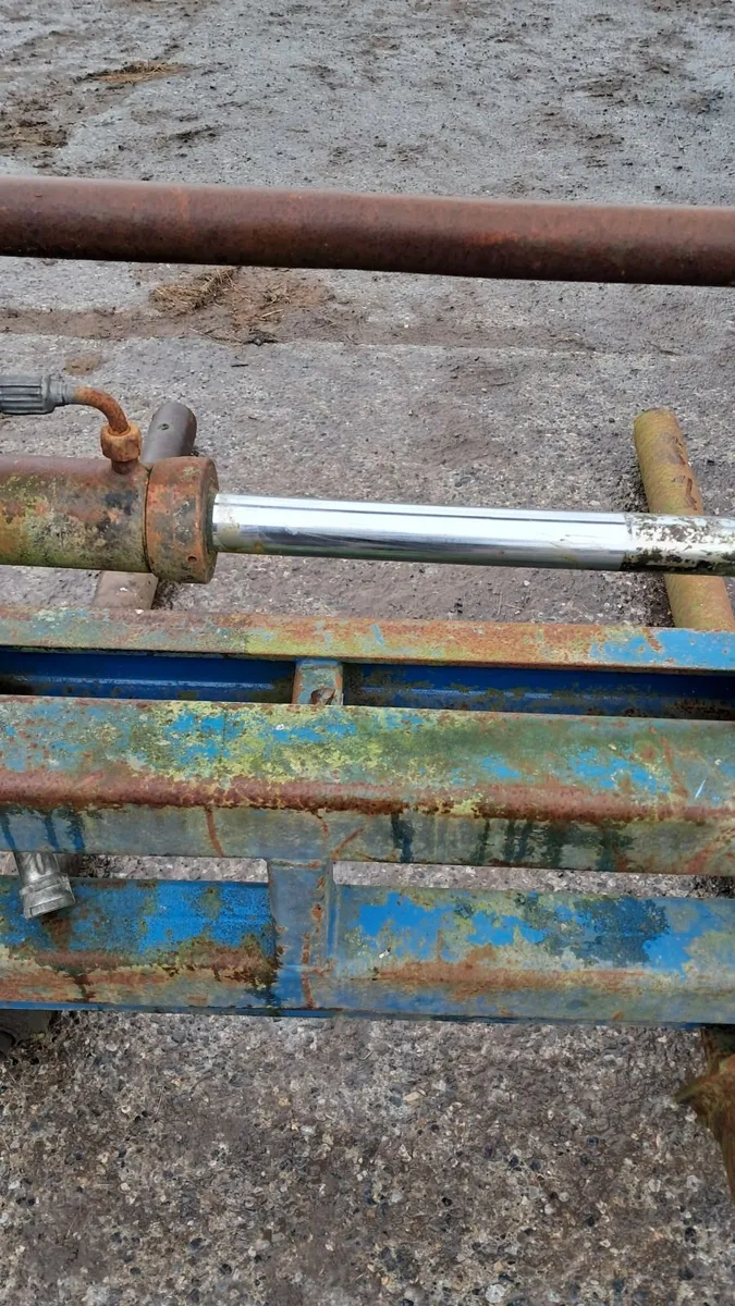 Bale handlers - Image 2