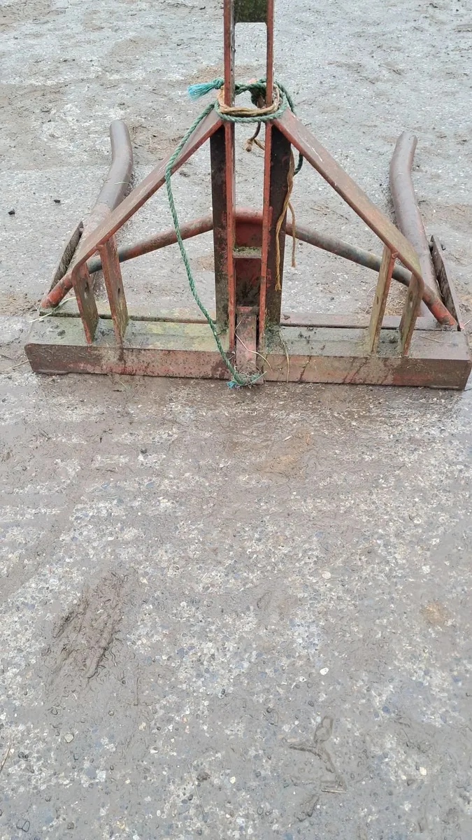 Bale handler - Image 1