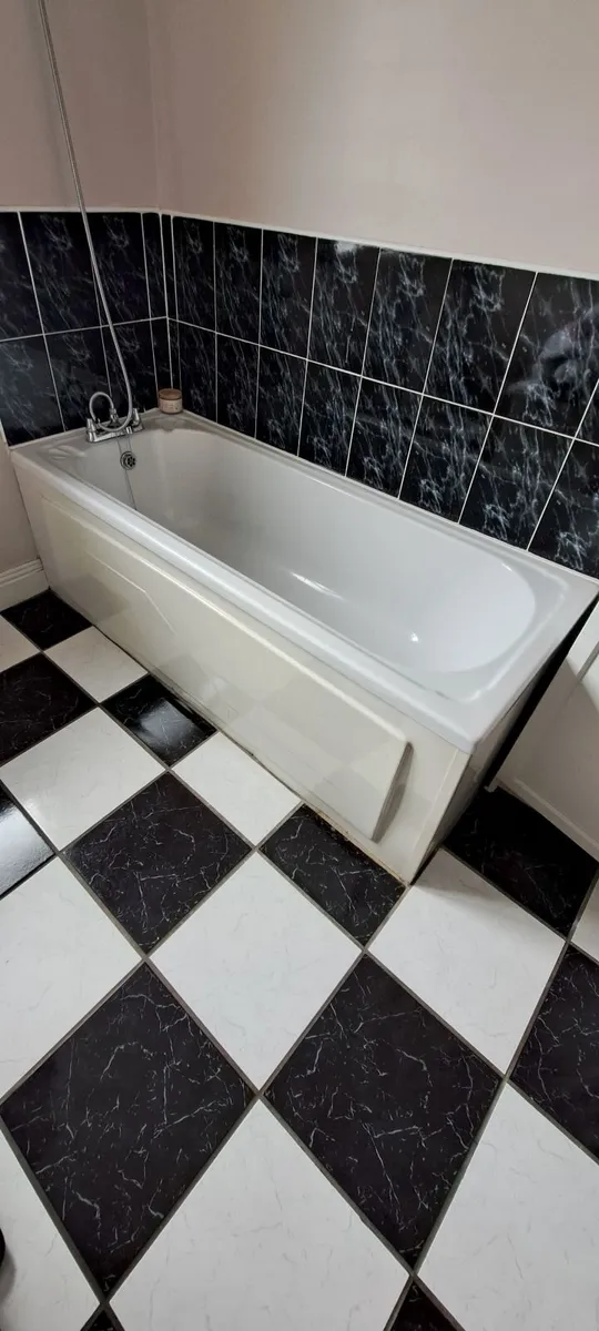 Bathroom Suite or individual items - Image 2