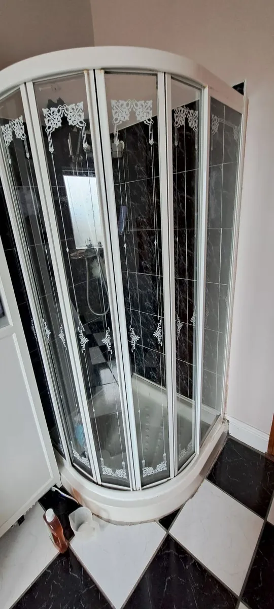 Bathroom Suite or individual items - Image 4
