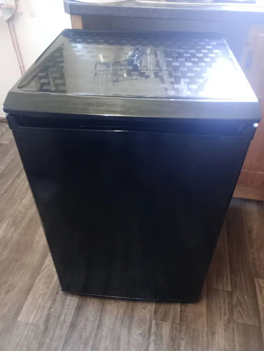 Undercounter fridge and freezer - Image 3