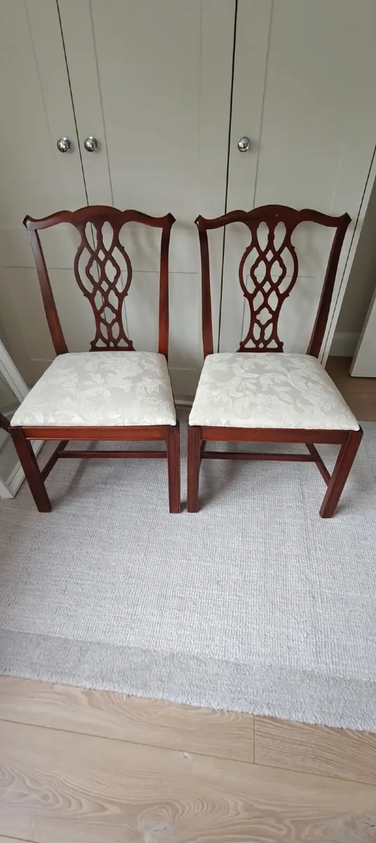 Traditional Dining Chairs