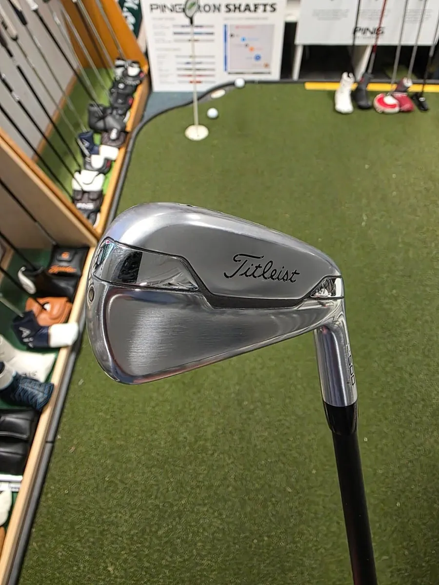 Titleist U500 Forged 4 Iron - Image 1