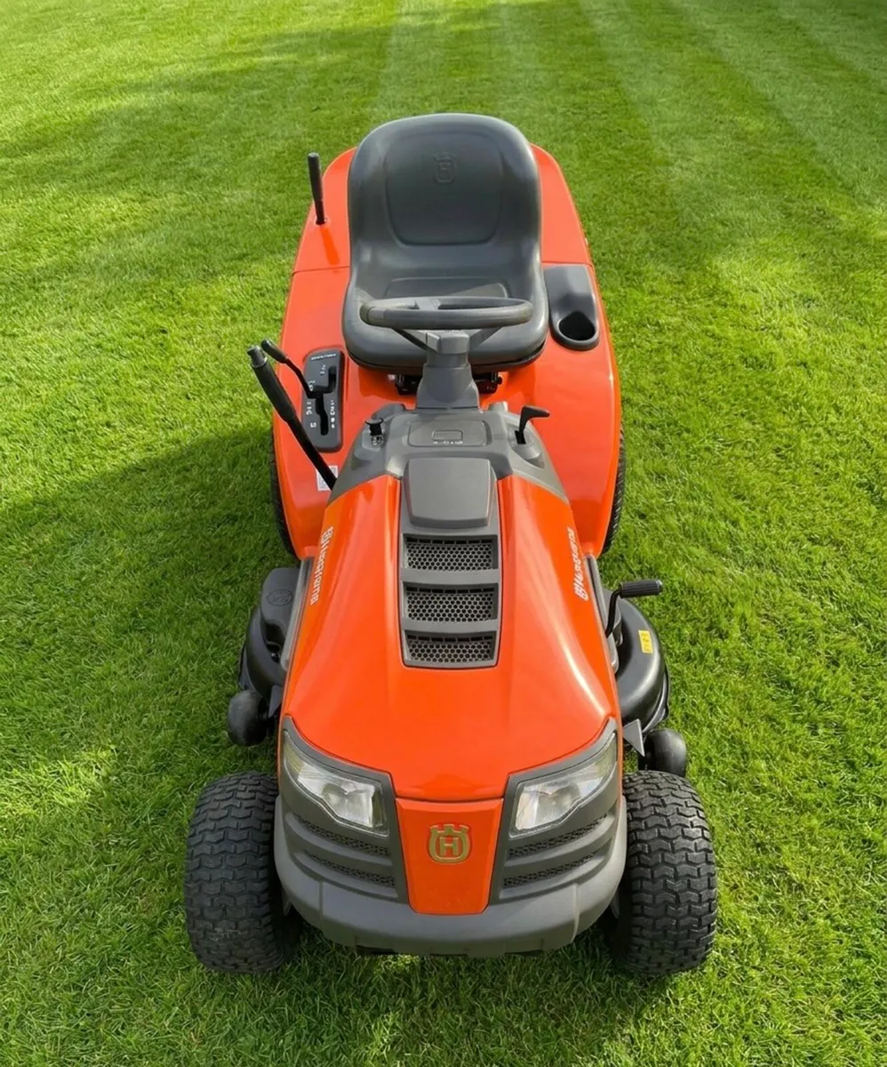 Husqvarna ride on lawnmower - Image 3