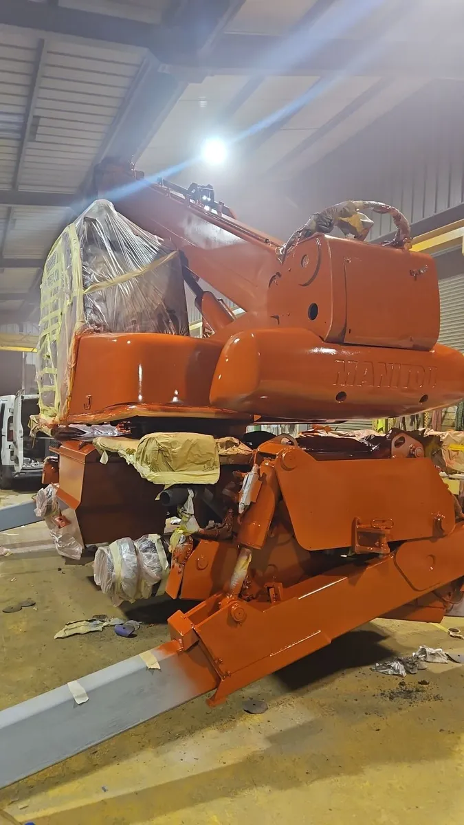 Manitou rotate 360 Respray and Prep On-Site - Image 1