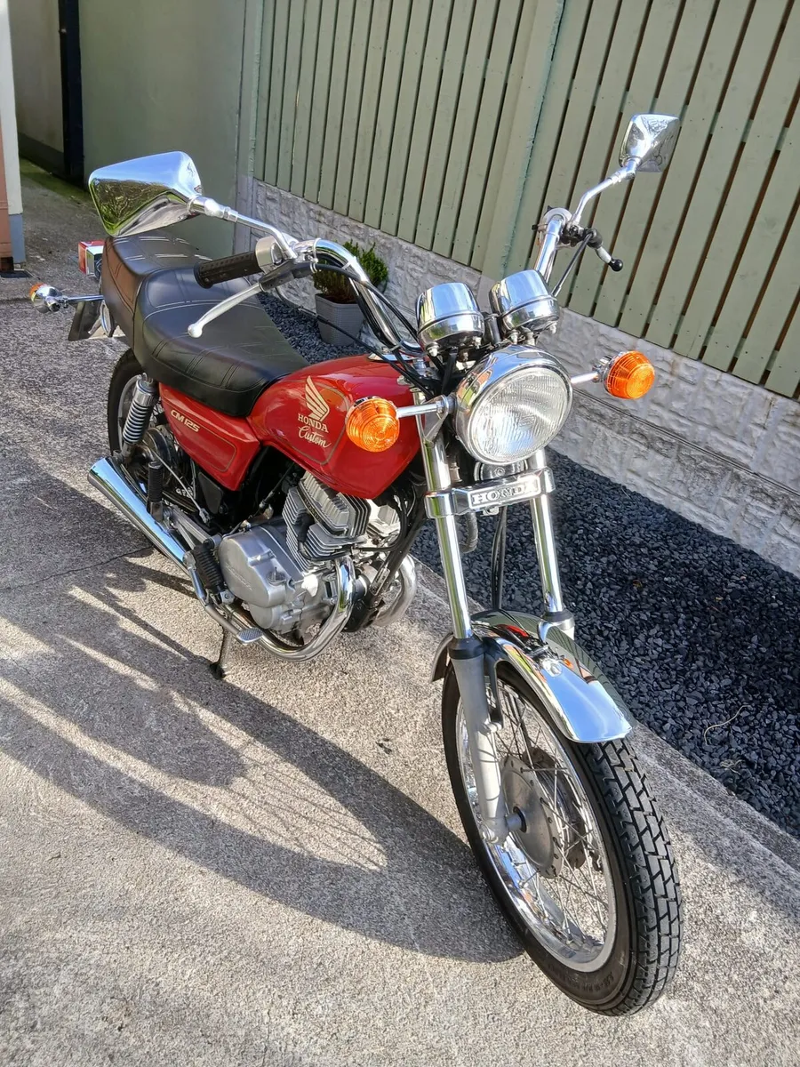 Vintage 1998 Honda Custom - Image 2