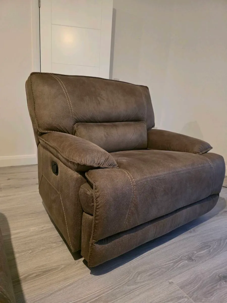 Baxter EZ Living Cuddle Chair - Image 2