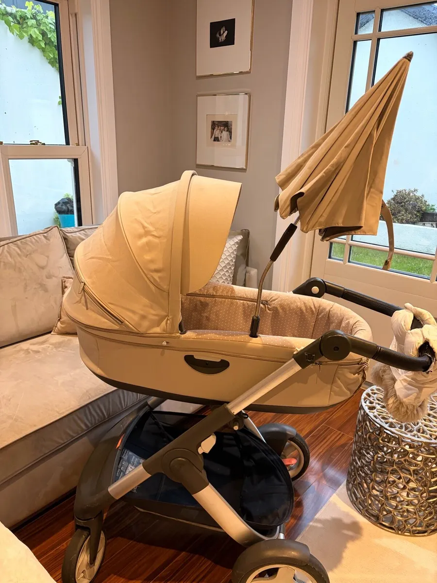 Stokke pram travel system & car seat  (beige) - Image 1