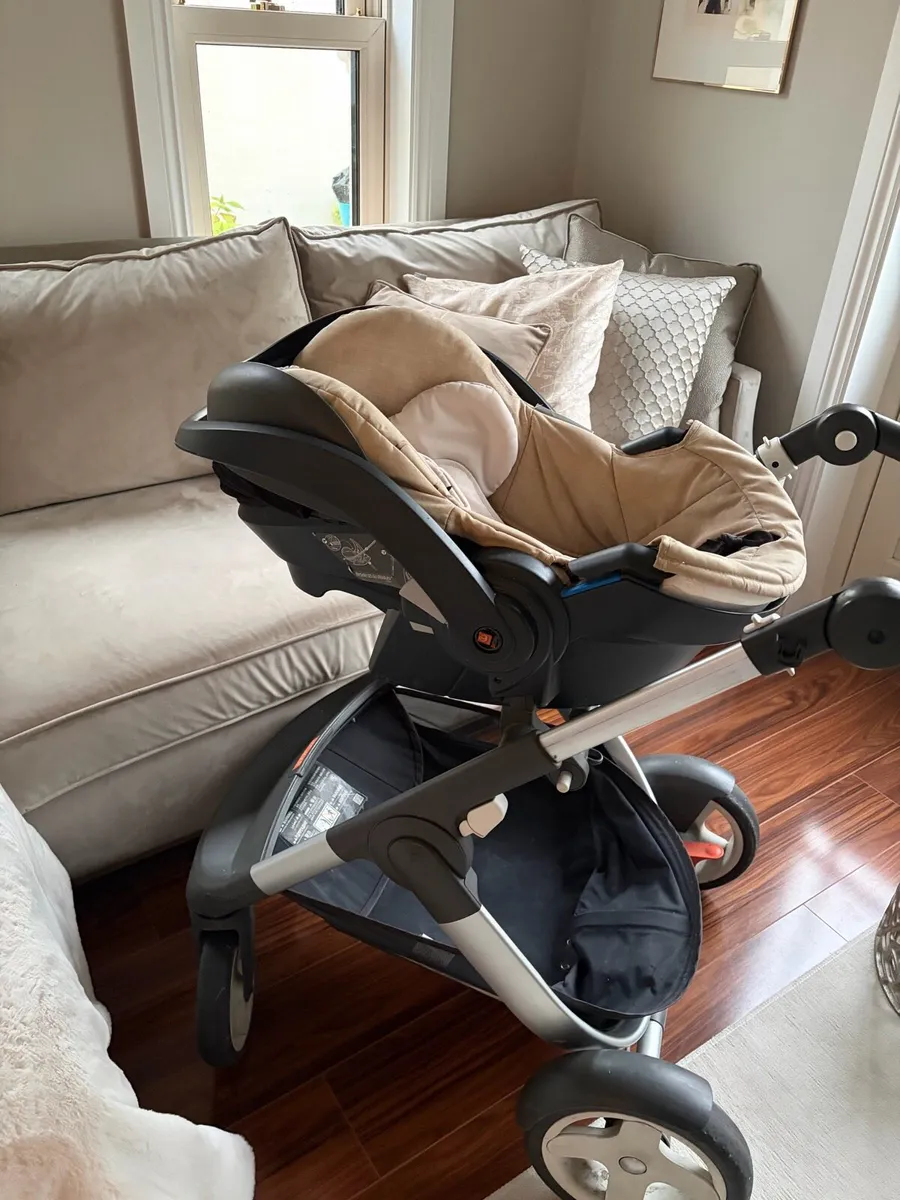 Stokke pram travel system & car seat  (beige) - Image 4