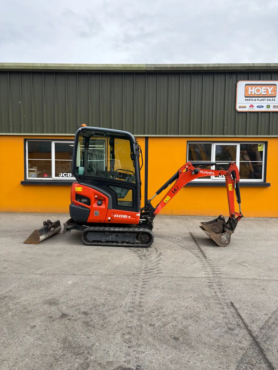 2020 Kubota mini digger Kx016-4 - Image 1