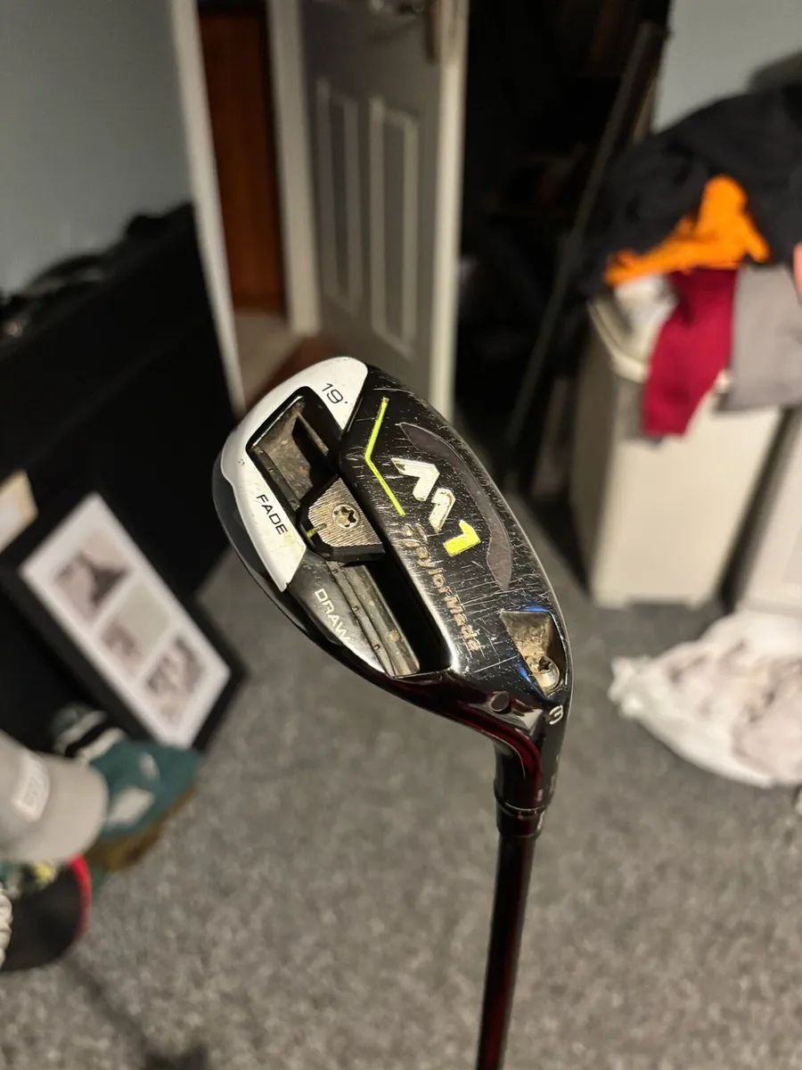 Taylormade rescue hybrid - Image 1