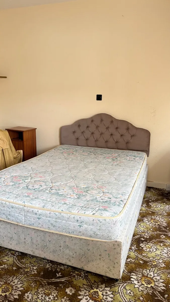 Bed - Image 1