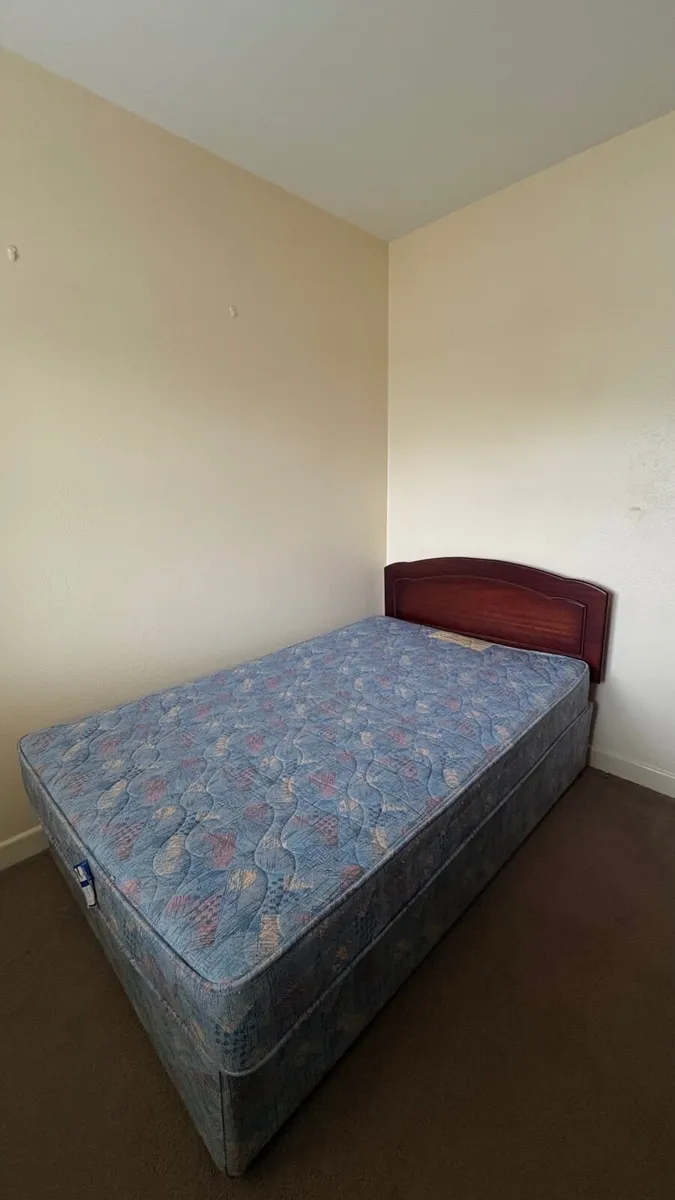 Bed - Image 1