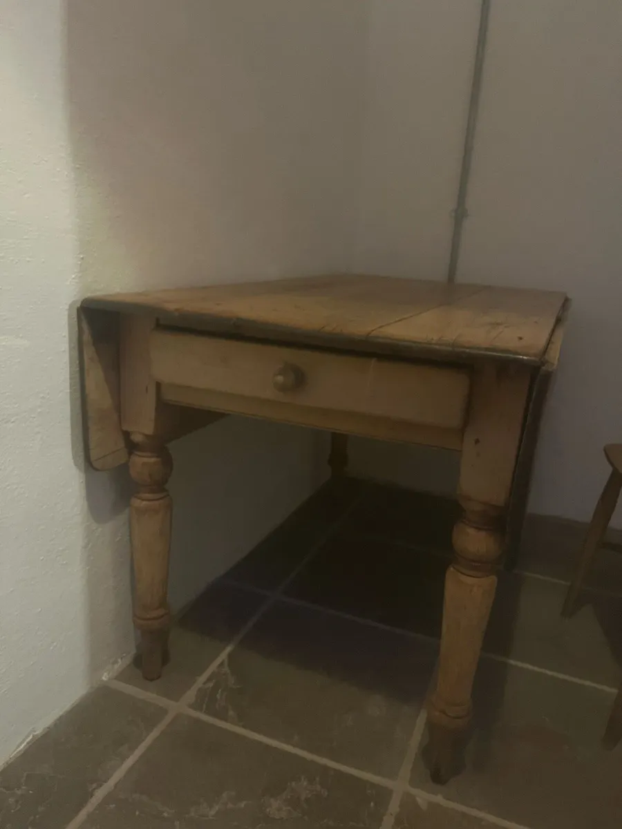 Antique pine table - Image 4