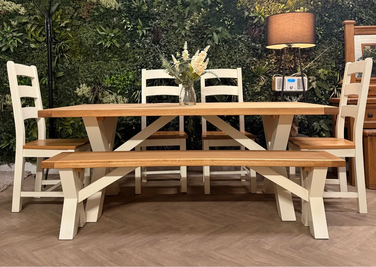 Oak kitchen table, 4 chairs & bench - Image 2