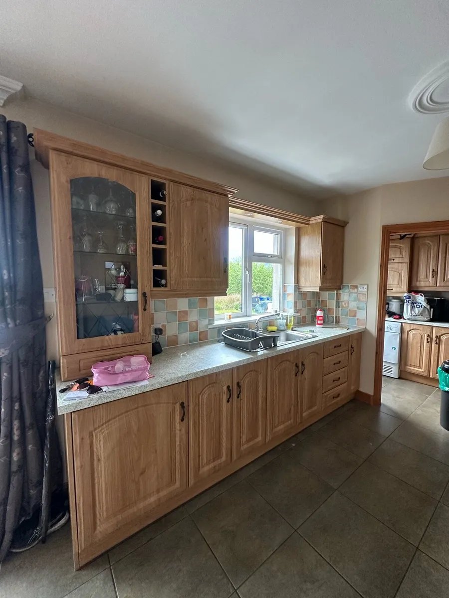 Kitchen and utility units - Image 1