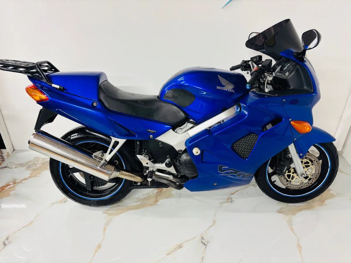 Honda vfr800 - Image 4