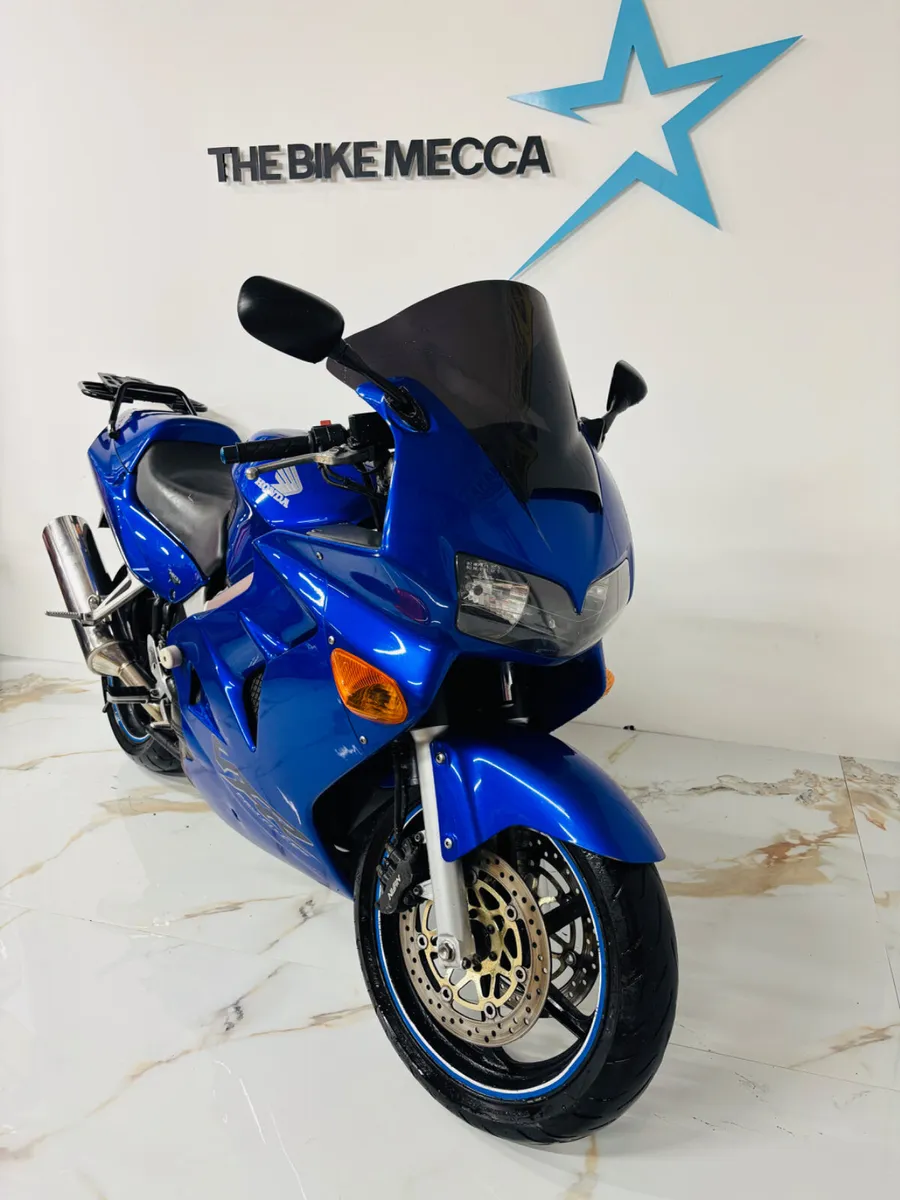 Honda vfr800 - Image 2