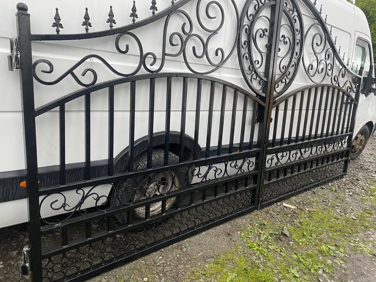 Unused set of gates - Image 2