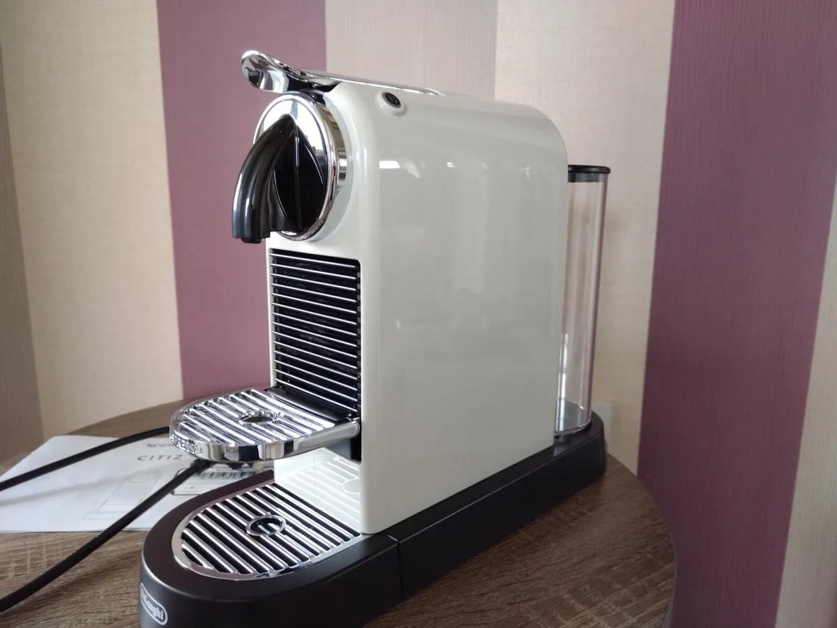 Nespresso CitiZ Coffee Machine €130 - Image 3