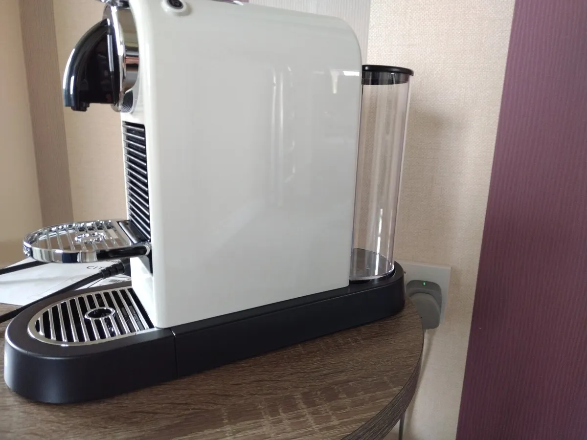 Nespresso CitiZ Coffee Machine €130 - Image 4