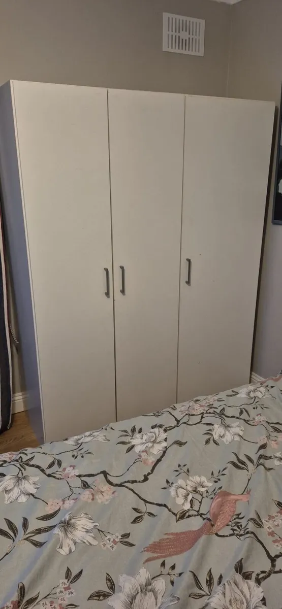 Wardrobe - Image 4