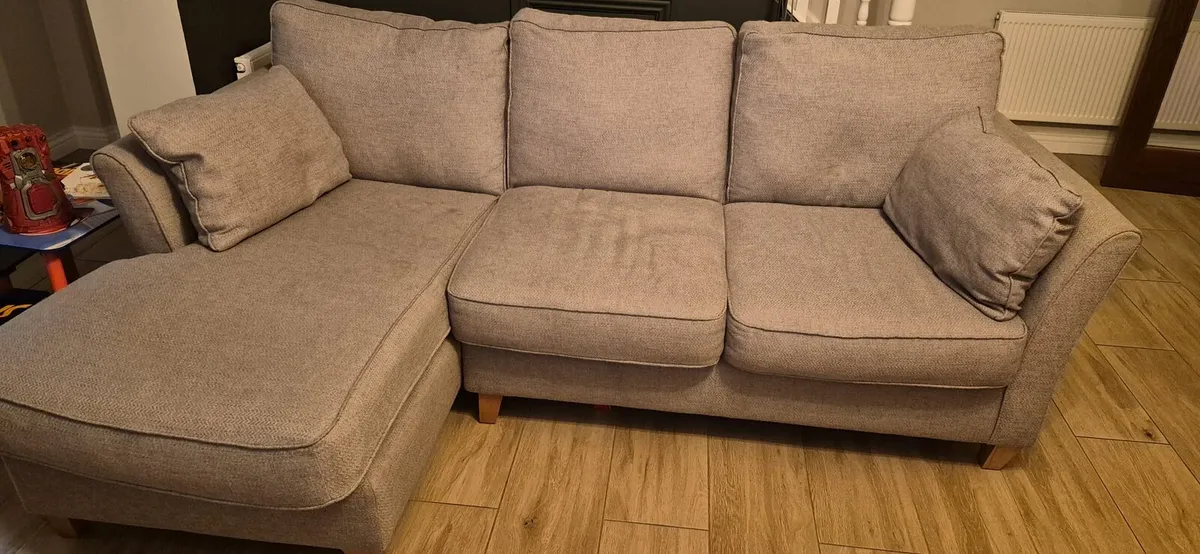 L shaped couch - Image 2