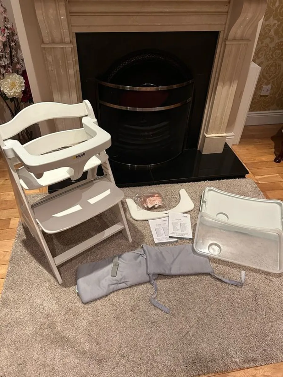 High chair - Image 1