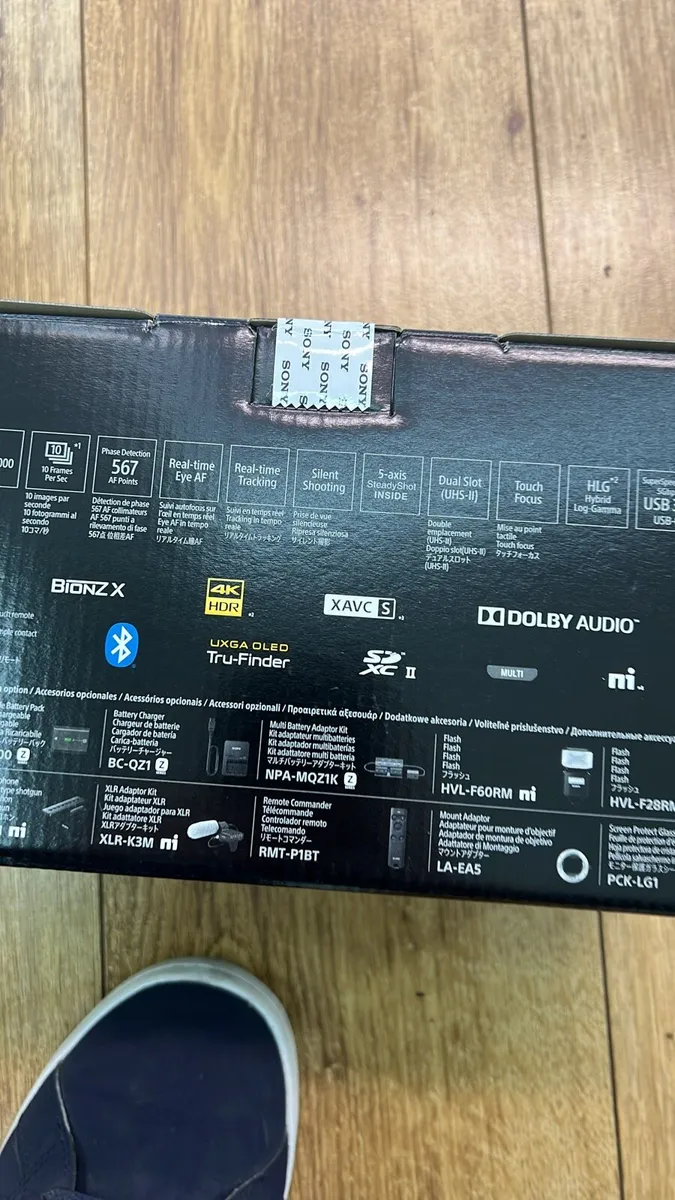 Brand new Sony Alpha 7R IV + lens - Image 2