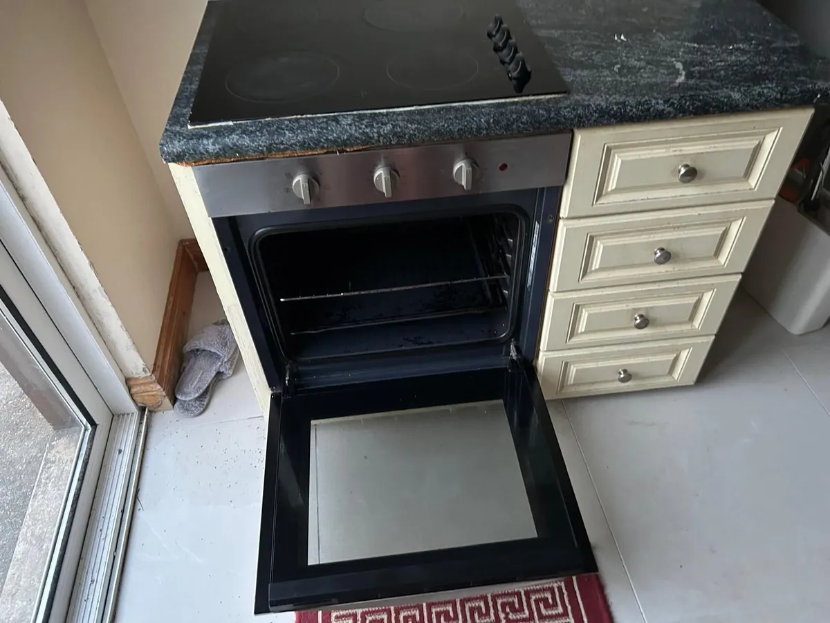 Oven and Hob - Image 2