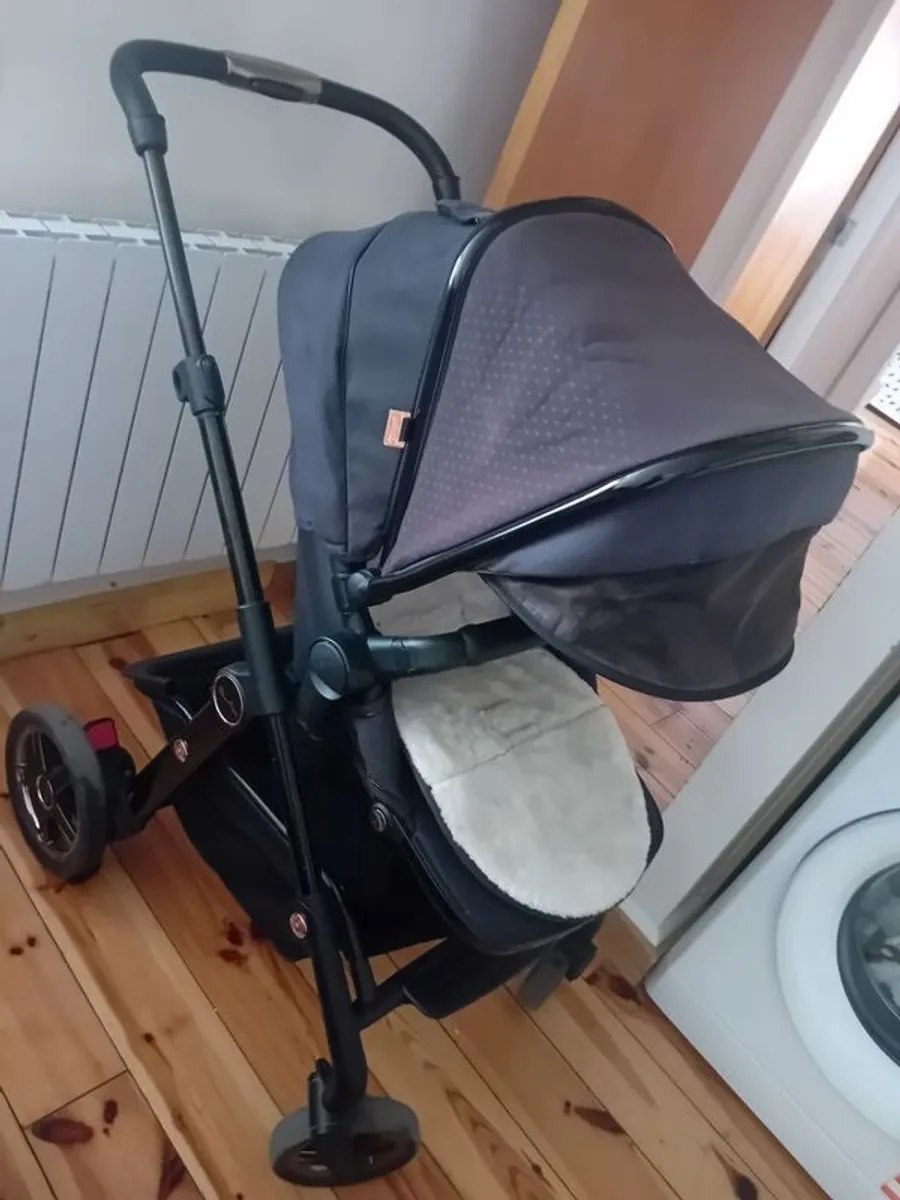 pram - Image 2