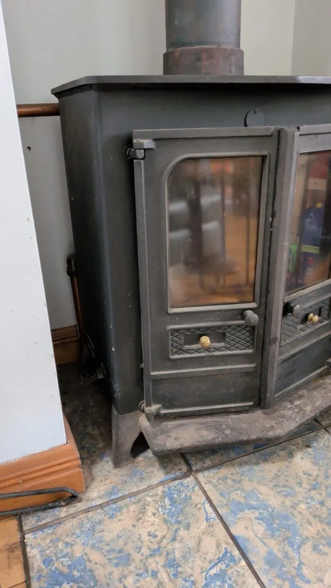 Stove with back boiler - Image 3
