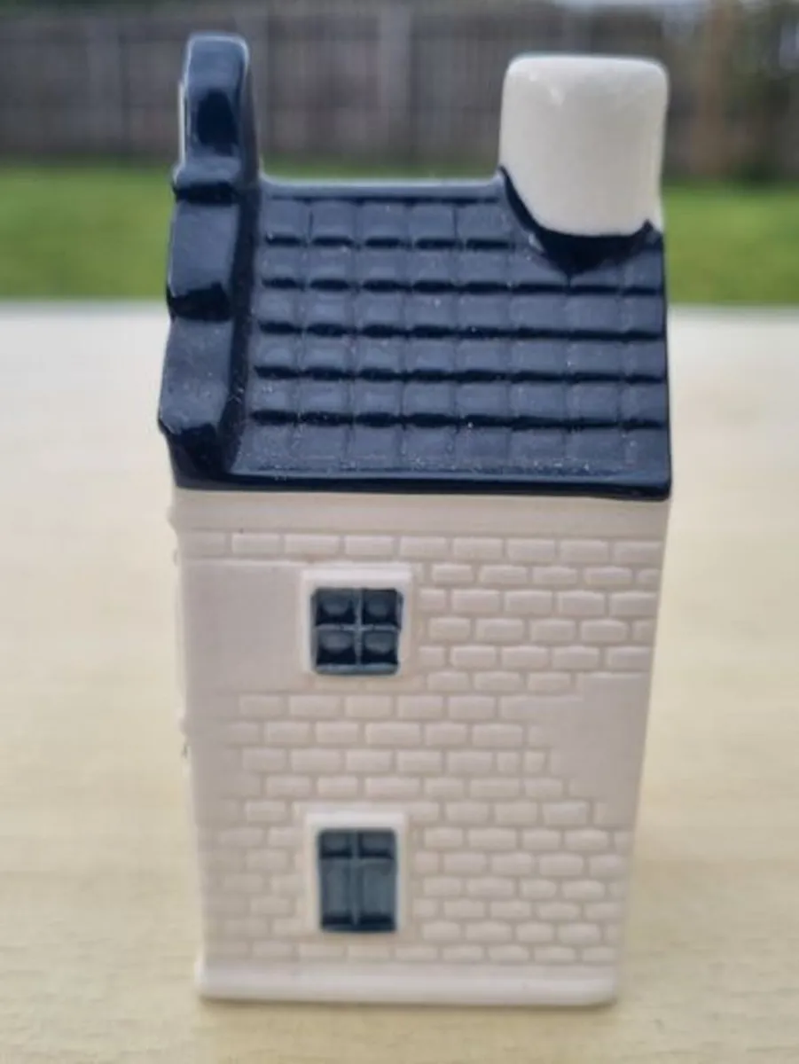 KLM Delft Blue ceramic collector's house number 17 - Image 2