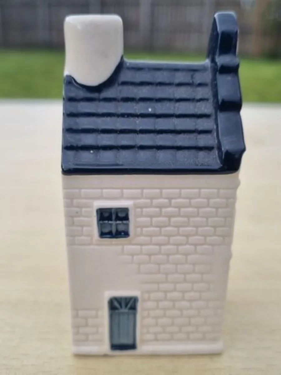 KLM Delft Blue ceramic collector's house number 17 - Image 3