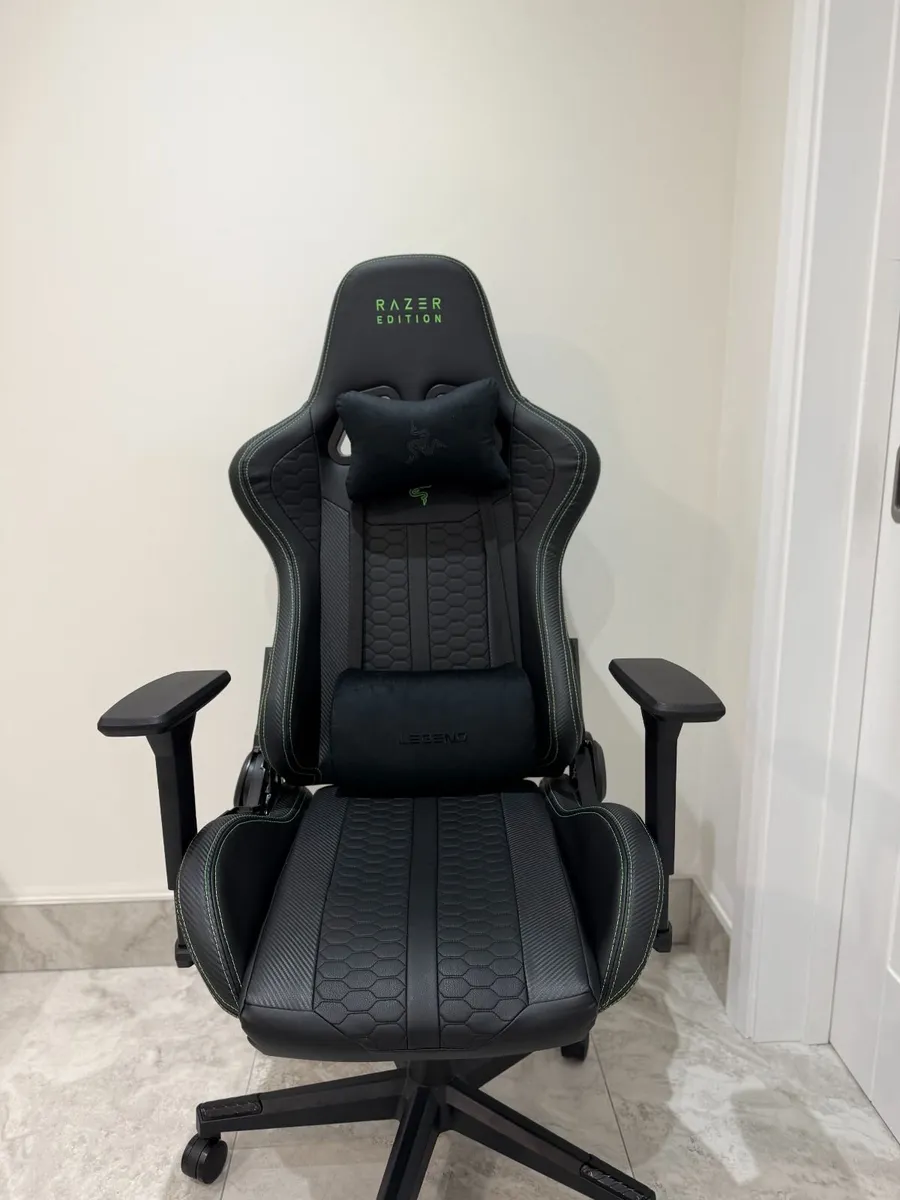 Razer Gaming Chair TYPE Z – Near Mint – Ergonomic - Image 1
