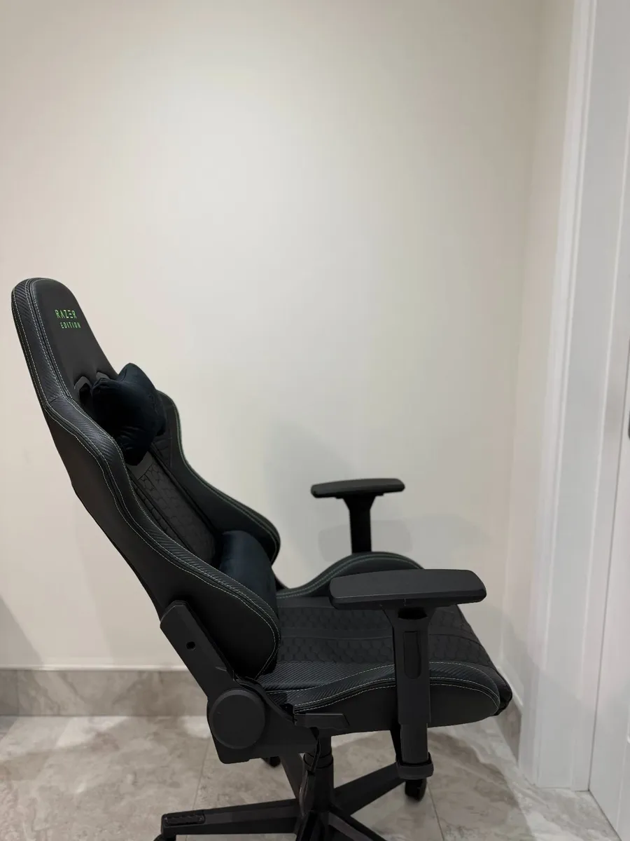 Razer Gaming Chair TYPE Z – Near Mint – Ergonomic - Image 4