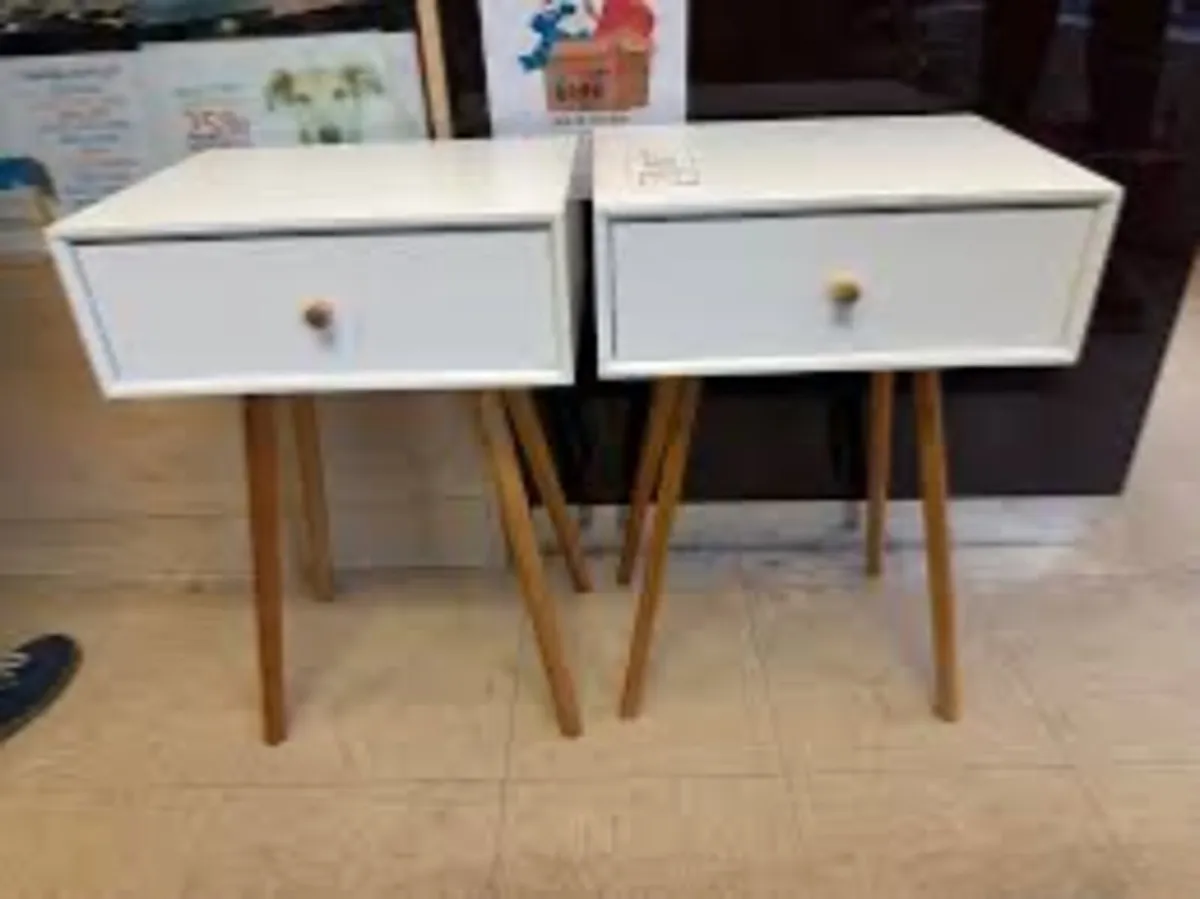 Bedside lockers