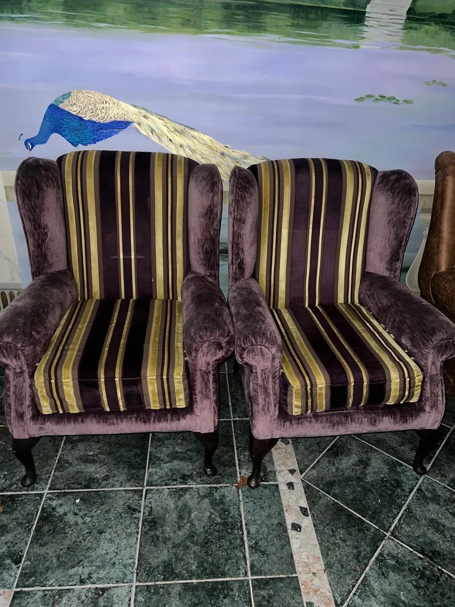 2 wing back arm chairs - Image 1