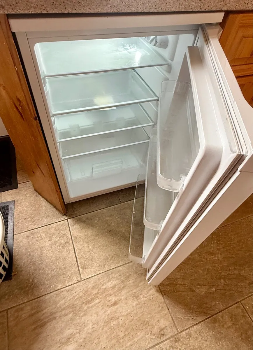 FRIDGE  only  3  months old   ** 5 yr warranty ** - Image 2