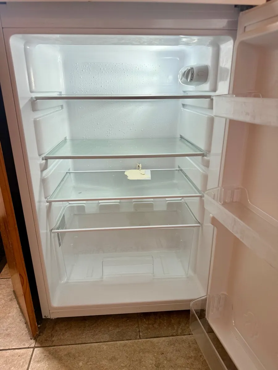 FRIDGE  only  3  months old   ** 5 yr warranty ** - Image 1