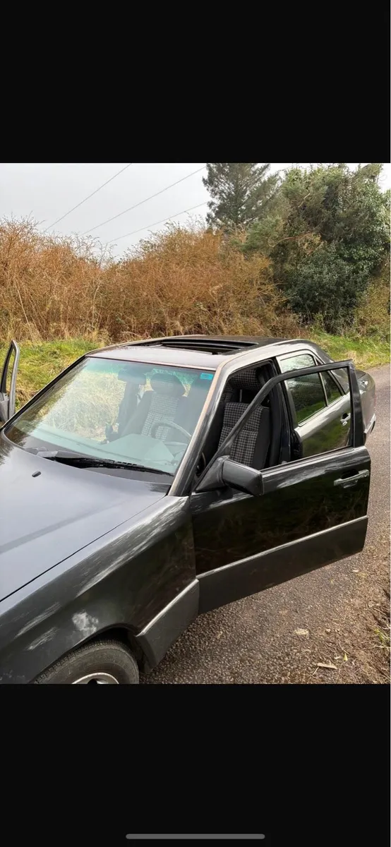 Mercedes - Image 3