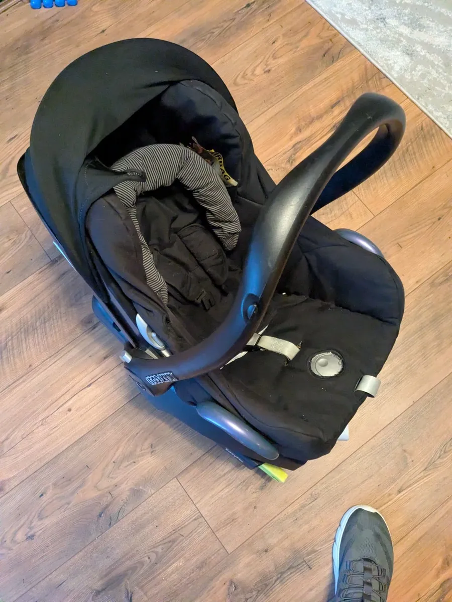 Baby Car seat - Image 1