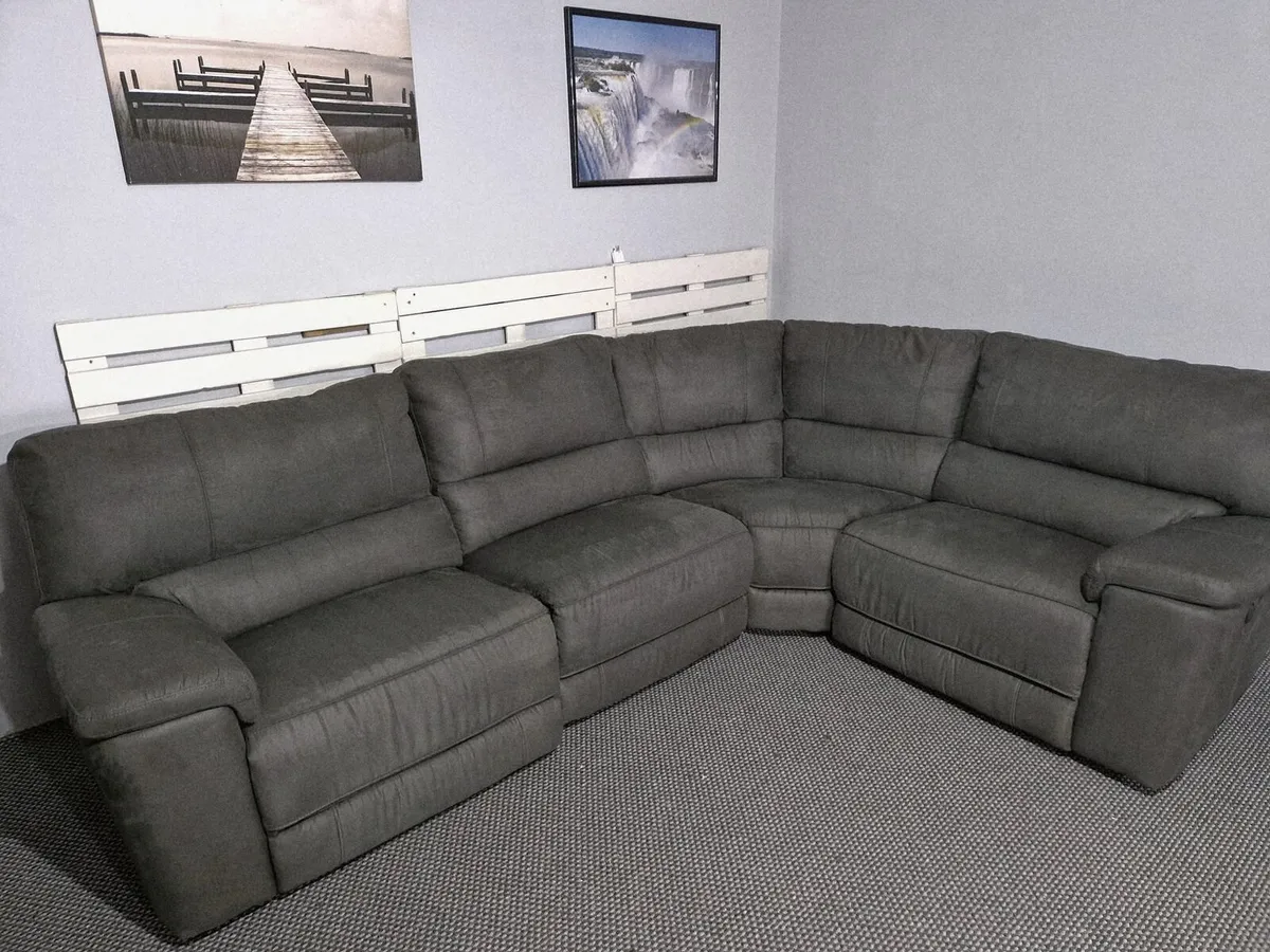Corner sofa - Image 1