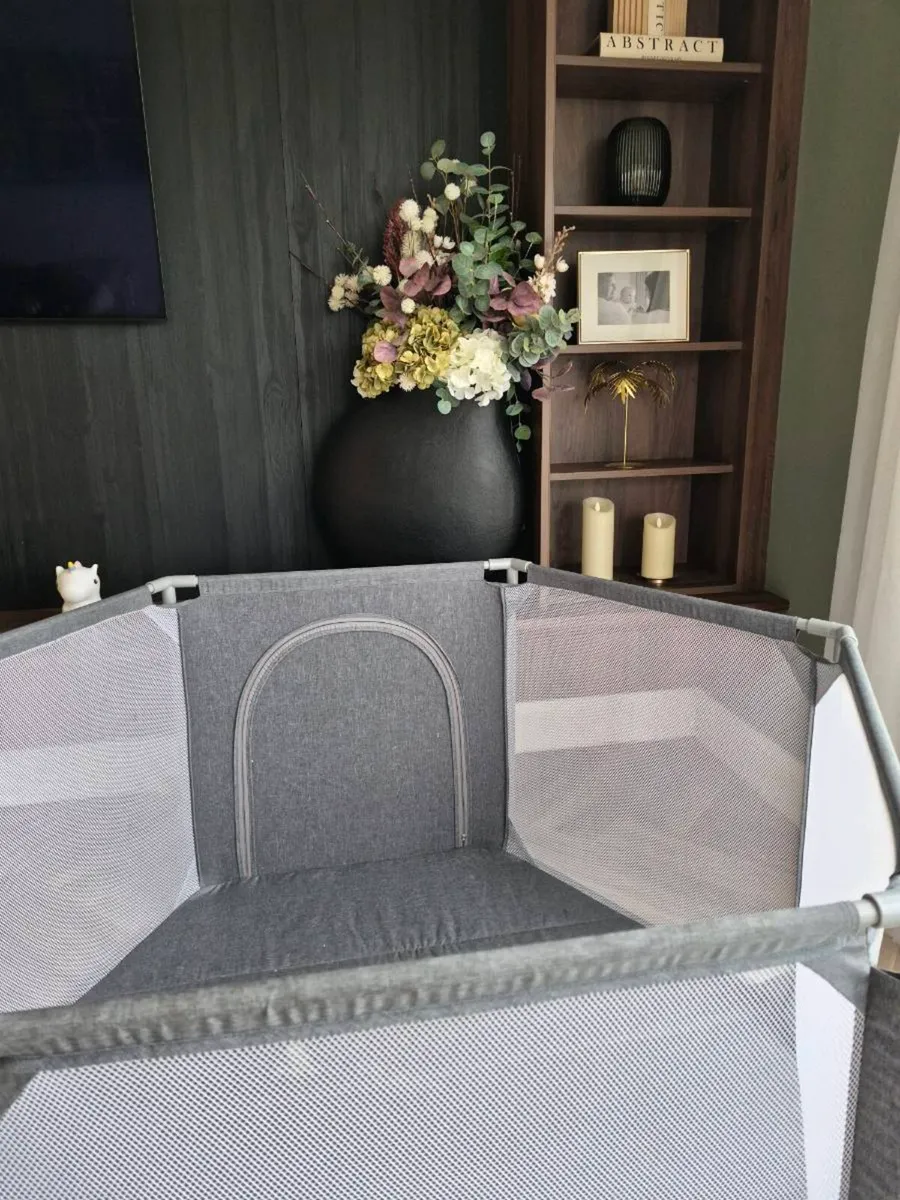 Play pen & jumperoo - Image 3